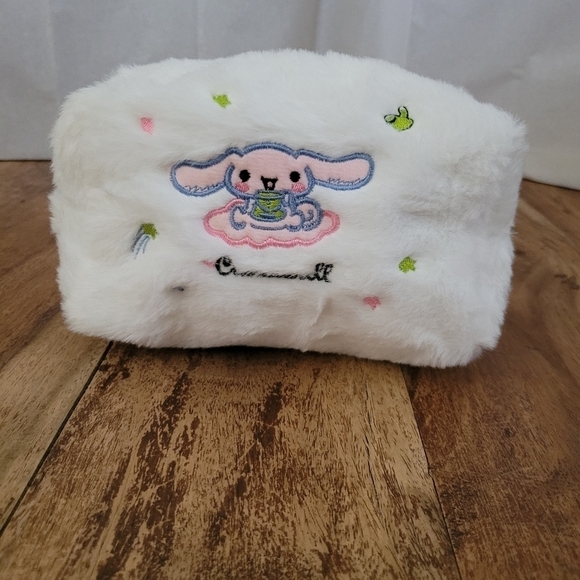 Sanrio Cinnamoroll Plush White Embroidered Makeup Bag - Picture 10 of 17